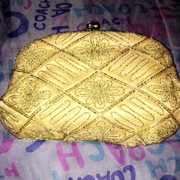 MINT CONDITION 1960 BEADED CLUTCH BY DEBBIE - Picture 8 of 8